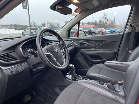 Used 2021 Buick Encore Preferred AWD/4WD image 11