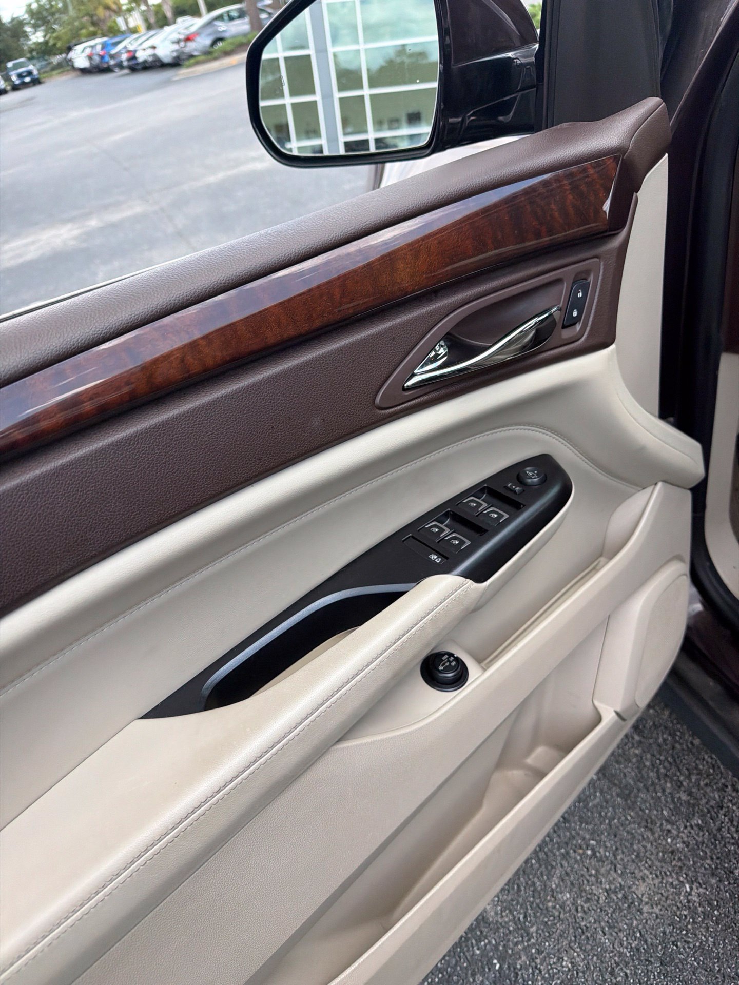 Used 2015 Cadillac SRX Performance w/ Driver Awareness Package FWD image 4
