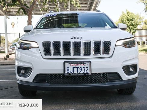 Used 2019 Jeep Cherokee Latitude Plus w/ Comfort/Convenience Group FWD image 2