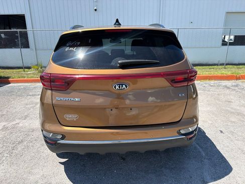 Used 2020 Kia Sportage EX w/ EX Technology Package FWD image 10