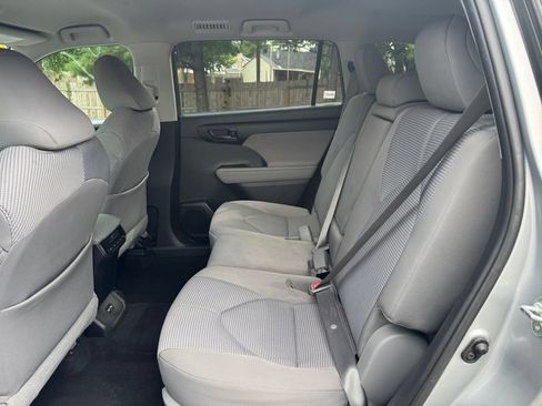 Used 2020 Toyota Highlander LE w/ Protection Package #3 AWD/4WD image 18
