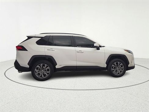 Used 2022 Toyota RAV4 Limited image 8