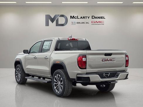 New 2026 GMC Canyon Denali image 4