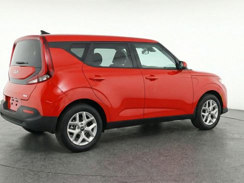 Used 2025 Kia Soul LX w/ LX Technology Package FWD image 9