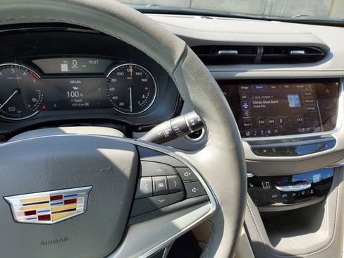 Used 2023 Cadillac XT5 Premium Luxury image 17
