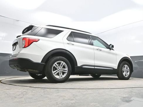 Used 2022 Ford Explorer XLT image 32