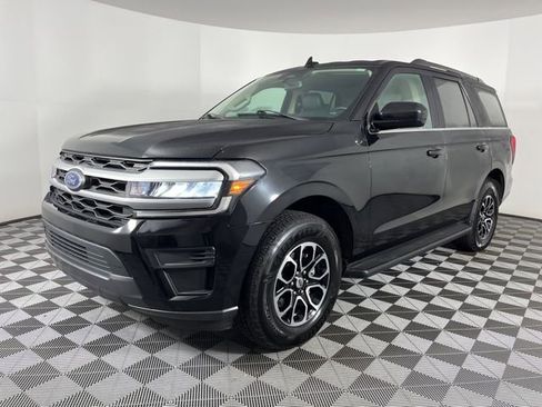 Used 2024 Ford Expedition XLT image 5