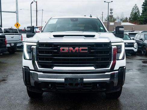 Used 2024 GMC Sierra 3500 Pro image 2