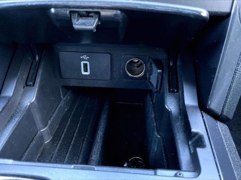 Used 2018 Ford Explorer XLT w/ Equipment Group 202A image 34