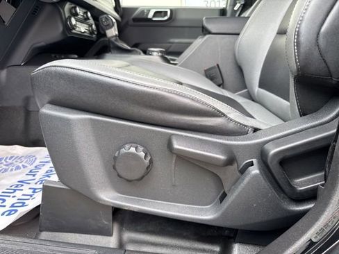 Used 2023 Ford Bronco Big Bend w/ Sasquatch Package AWD/4WD image 9