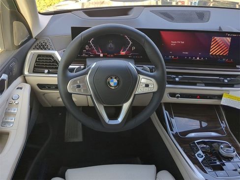 New 2026 BMW X7 xDrive40i w/ Executive Package image 16