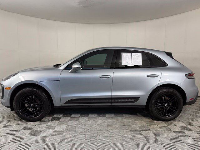Used 2023 Porsche Macan AWD/4WD image 3