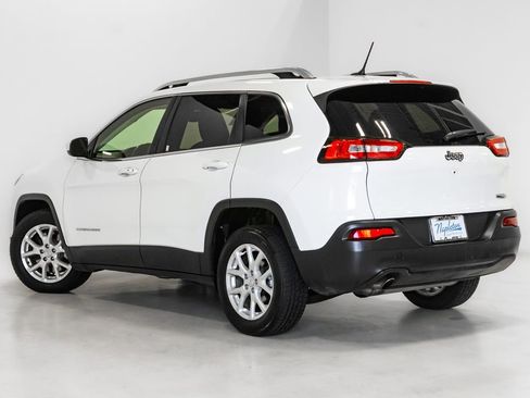 Used 2015 Jeep Cherokee Latitude w/ Comfort/Convenience Group FWD image 28