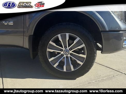 Used 2019 Nissan Titan PRO-4X w/ Pro-4x Convenience Package AWD/4WD image 9