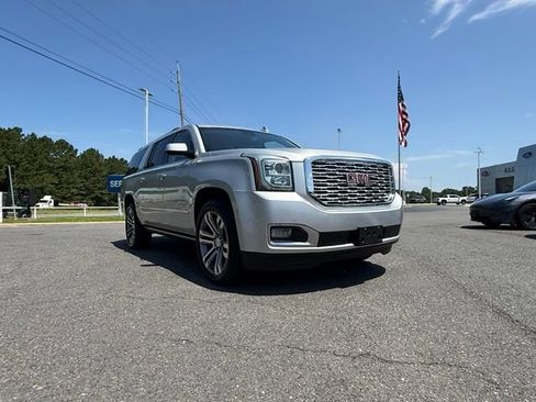 Used 2019 GMC Yukon XL Denali w/ Denali Ultimate Package RWD image 9