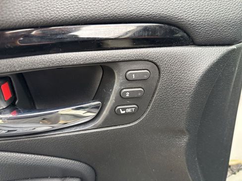 Used 2018 Honda Pilot Touring image 9