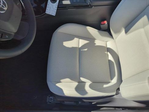 New 2025 Toyota Prius Limited image 4