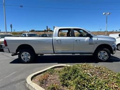 Used 2018 RAM 2500 SLT AWD/4WD image 16