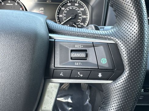 Used 2025 Mitsubishi Outlander SE image 26