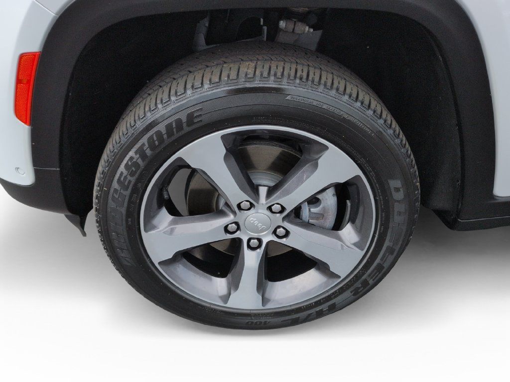 Used 2023 Jeep Grand Cherokee 4WD 4xe w/ Luxury Tech Group II image 30
