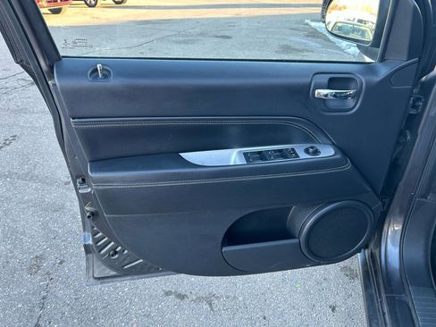 Used 2017 Jeep Compass High Altitude image 14