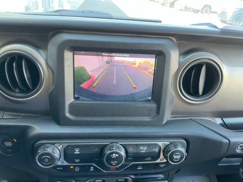 Used 2021 Jeep Wrangler Unlimited Sport AWD/4WD image 29
