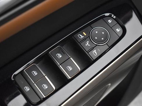 Certified 2022 Nissan Pathfinder Platinum w/ Cargo Package AWD/4WD image 11