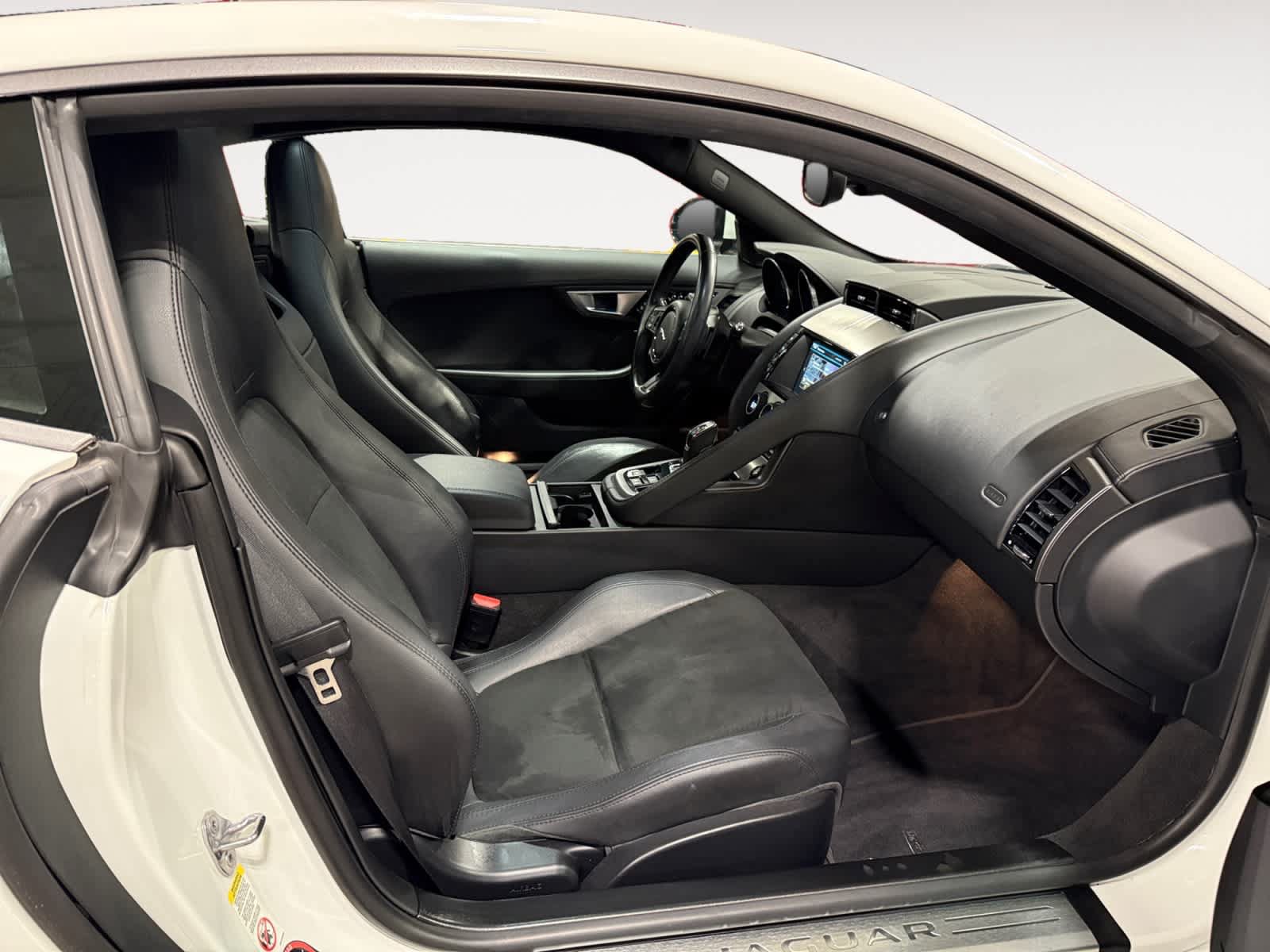 Used 2016 Jaguar F-TYPE Coupe RWD image 16