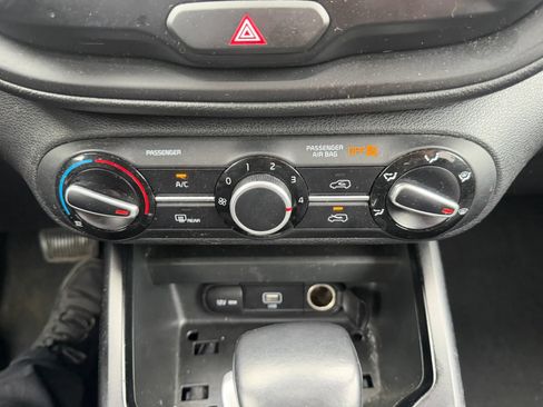 Used 2021 Kia Soul GT-Line FWD image 19