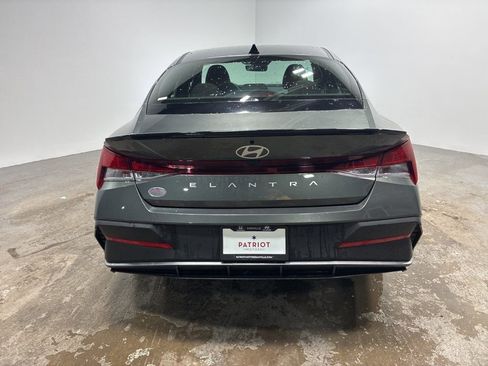 Certified 2025 Hyundai Elantra Sport image 6