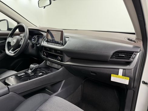 Used 2023 Nissan Rogue SV image 26