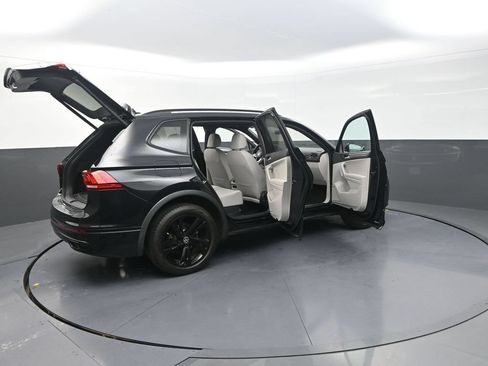 Used 2024 Volkswagen Tiguan SE R-Line AWD/4WD image 35