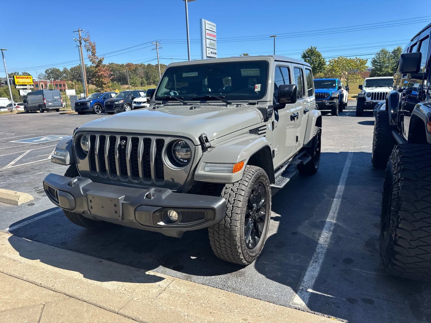 Used 2021 Jeep Wrangler Unlimited Sahara w/ Cold Weather Group AWD/4WD image 13