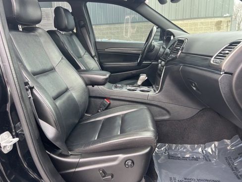 Used 2022 Jeep Grand Cherokee Limited image 11
