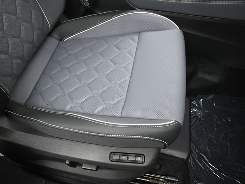 New 2026 Volkswagen Tiguan SEL R-Line image 12