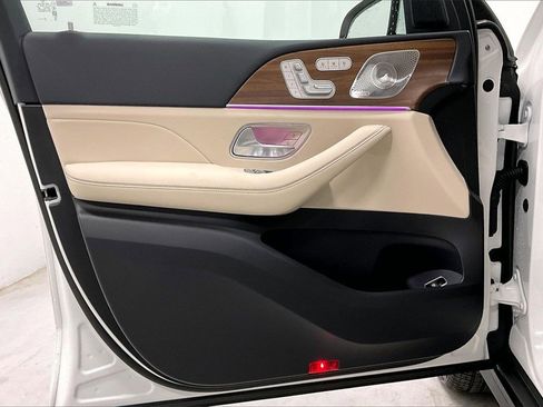 New 2026 Mercedes-Benz GLS 450 4MATIC image 10