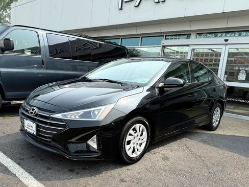 Used 2020 Hyundai Elantra SE FWD image 3