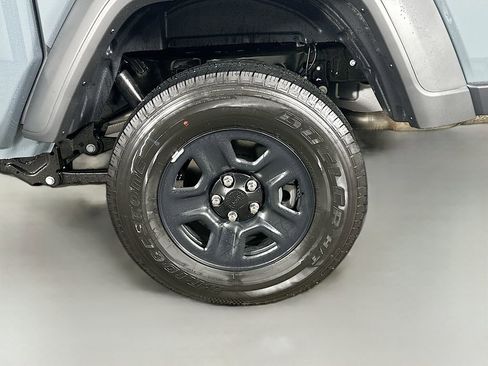 New 2026 Jeep Gladiator Sport image 17