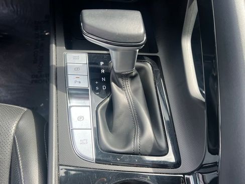 Used 2024 Hyundai Elantra Limited image 36