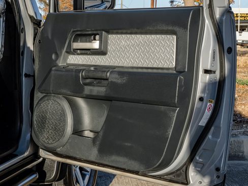 Used 2014 Toyota FJ Cruiser 4WD w/ Upgrade Package image 35