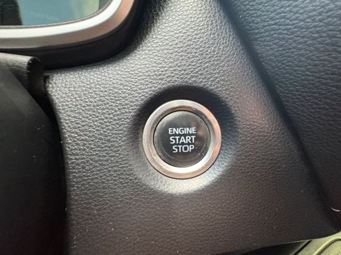 Used 2021 Toyota Corolla SE w/ Carpet Mat Package (TMS) FWD image 30