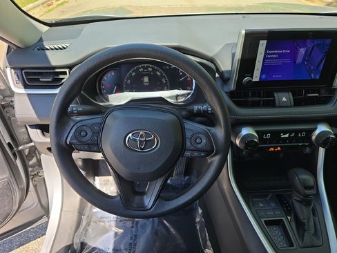 Used 2024 Toyota RAV4 XLE image 15