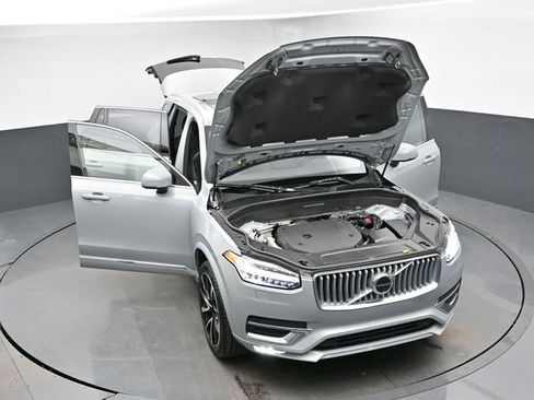 Used 2025 Volvo XC90 B6 Plus image 50