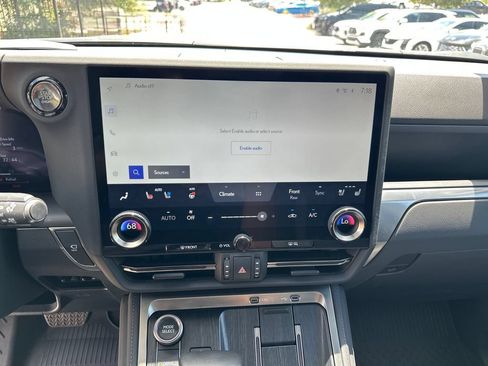 Used 2024 Lexus GX 550 w/ Accessory Package (2T) AWD/4WD image 26