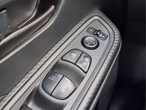 Certified 2020 Nissan Versa S image 21