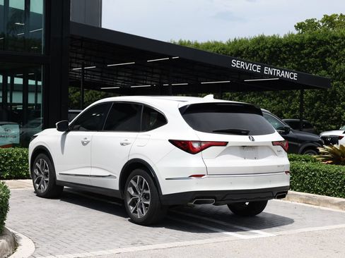 Used 2023 Acura MDX SH-AWD w/ Technology Package image 5