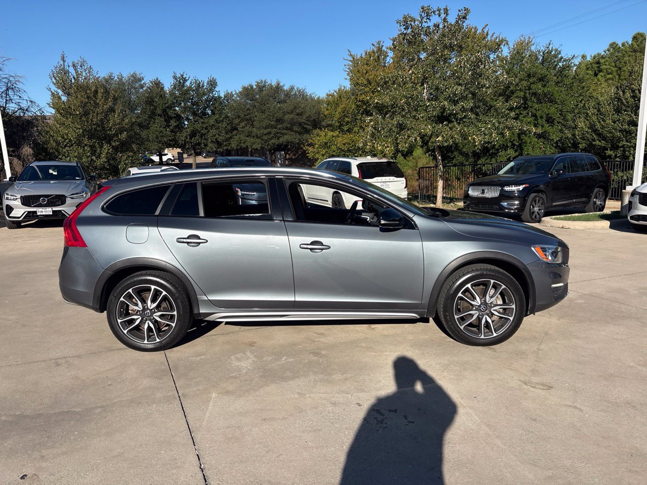 Used 2018 Volvo V60 T5 Cross Country w/ Convenience Package AWD/4WD image 4