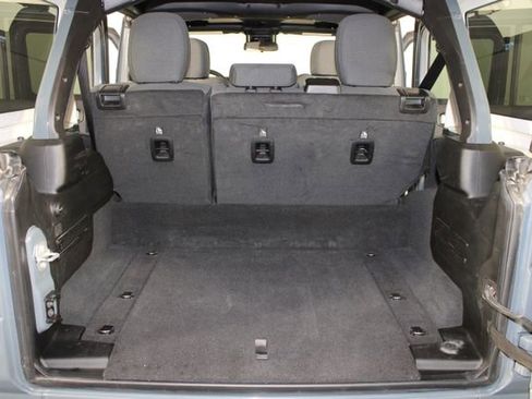 Used 2025 Jeep Wrangler Unlimited Sahara image 17