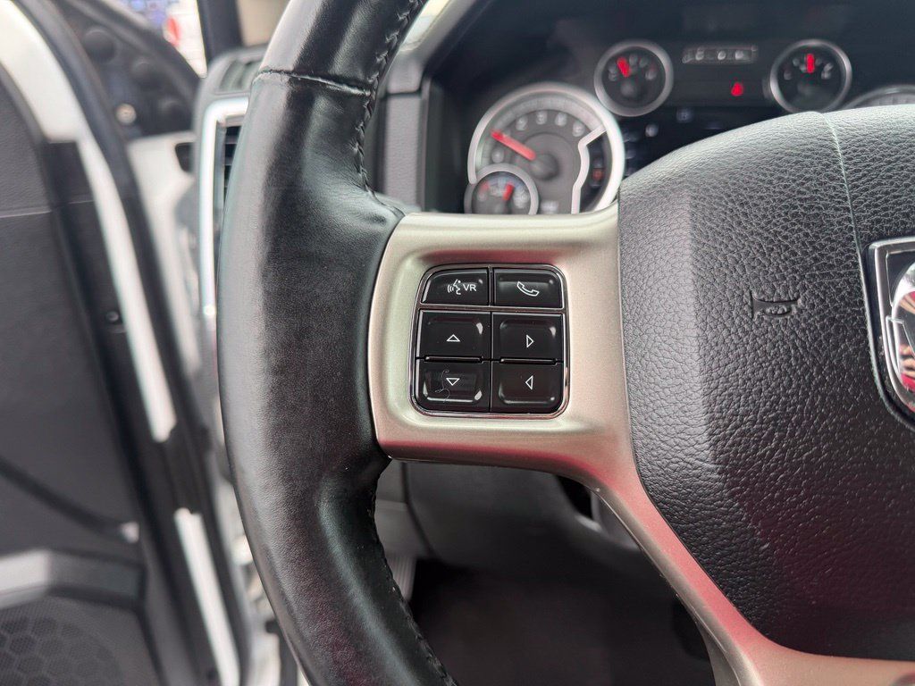 Used 2015 RAM 1500 Laramie w/ Convenience Group AWD/4WD image 31