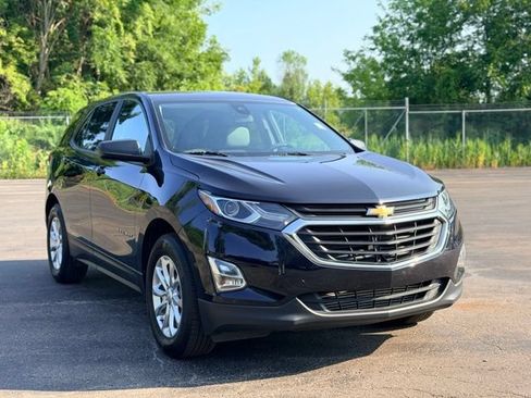Used 2020 Chevrolet Equinox LS w/ LS Convenience Package AWD/4WD image 4